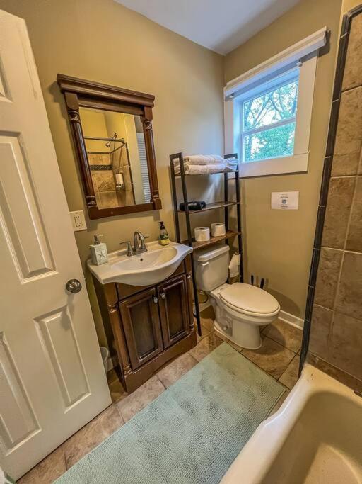 Historic Coastal Haven- Pet Friendly Fast Wi-fi Holiday home