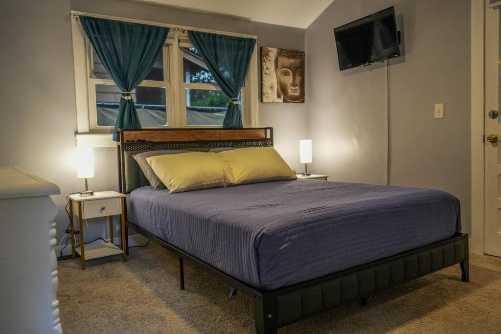 Historic Coastal Haven- Pet Friendly Fast Wi-fi * Norfolk