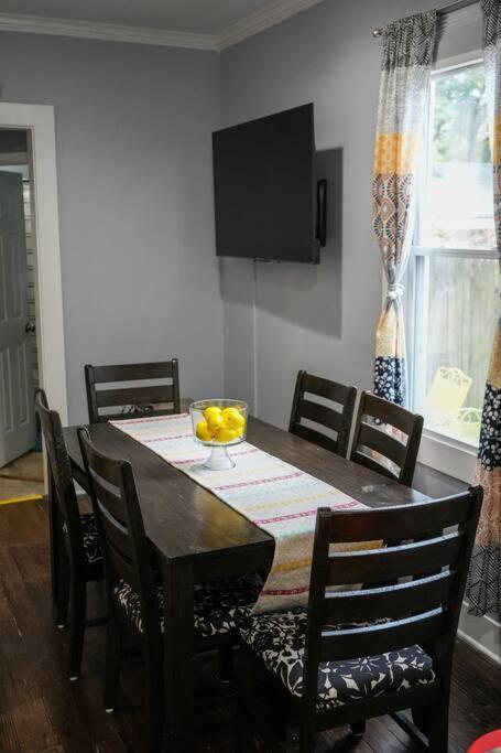 Historic Coastal Haven- Pet Friendly Fast Wi-fi Holiday home Norfolk