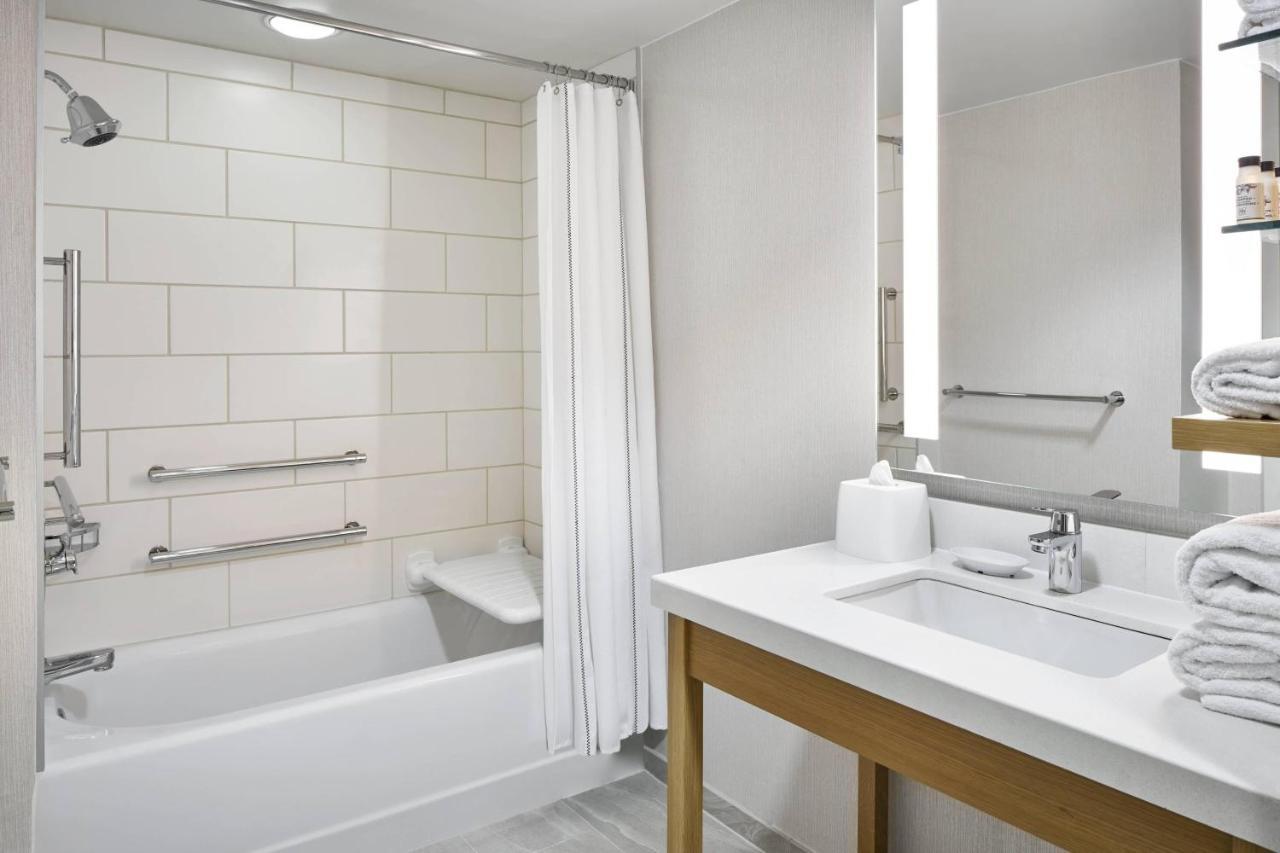 Delta By Marriott Airport Hotel 4*