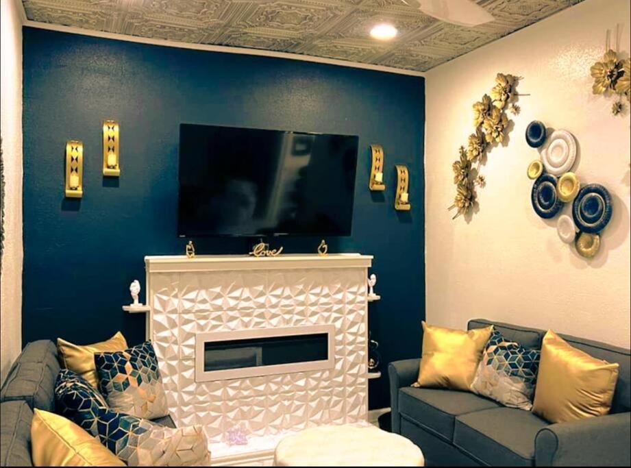 Beautiful Queen Luxury Near Downtown *