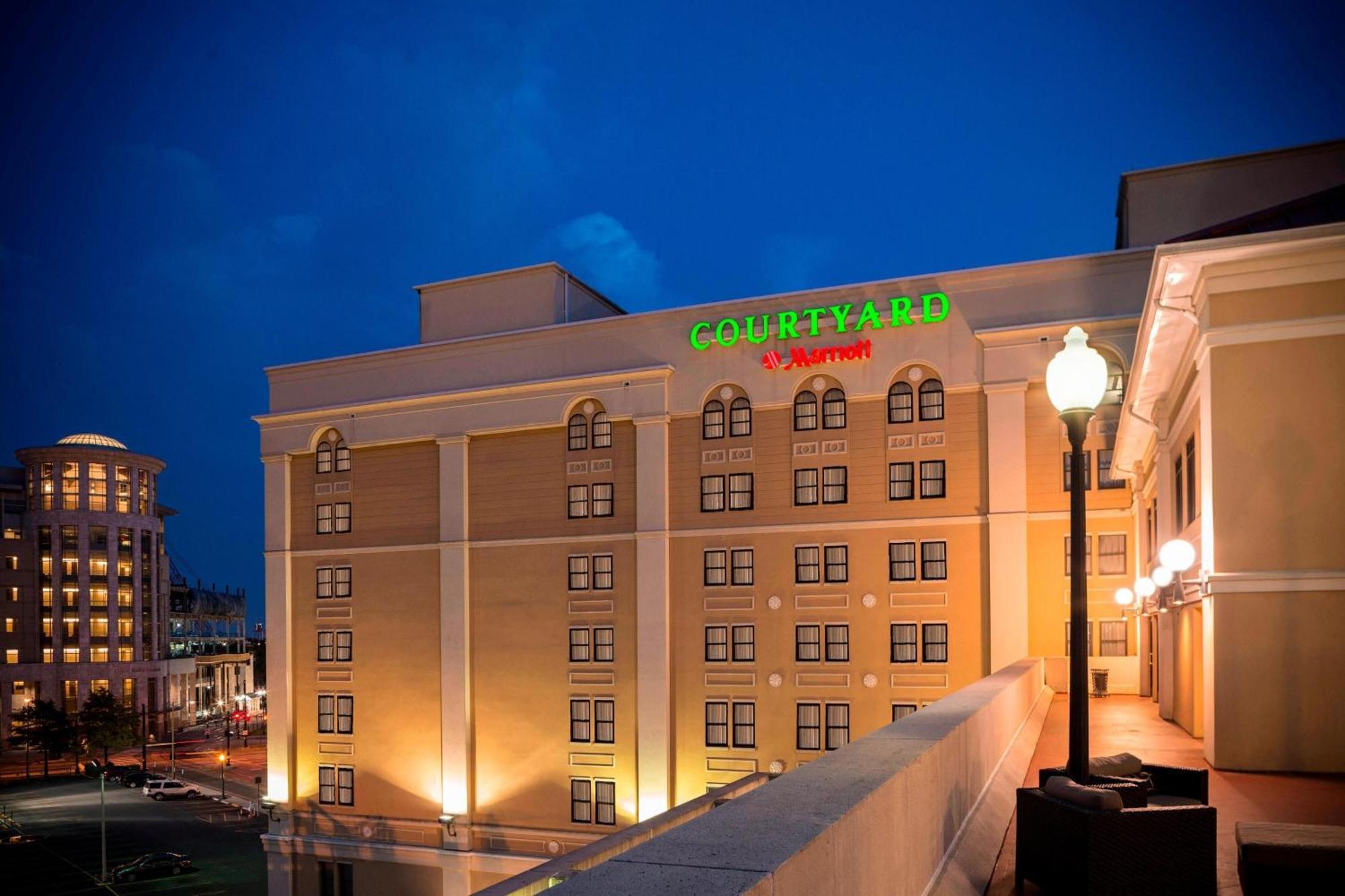 Courtyard By Marriott Downtown Hotel 3*