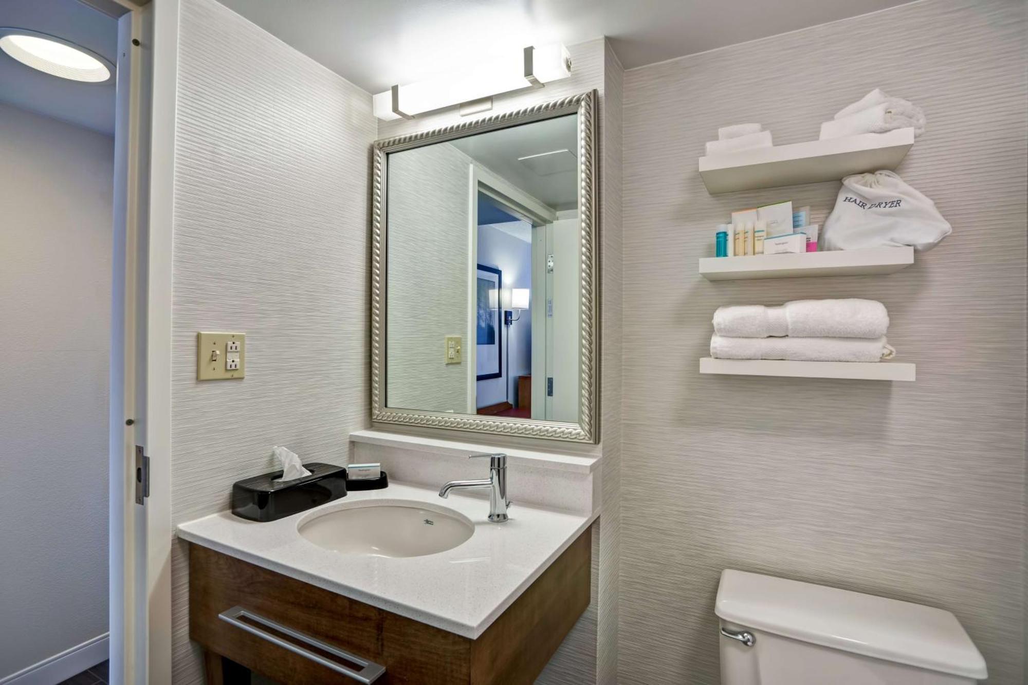 Hotel Hampton Norfolk-naval Base 3*
