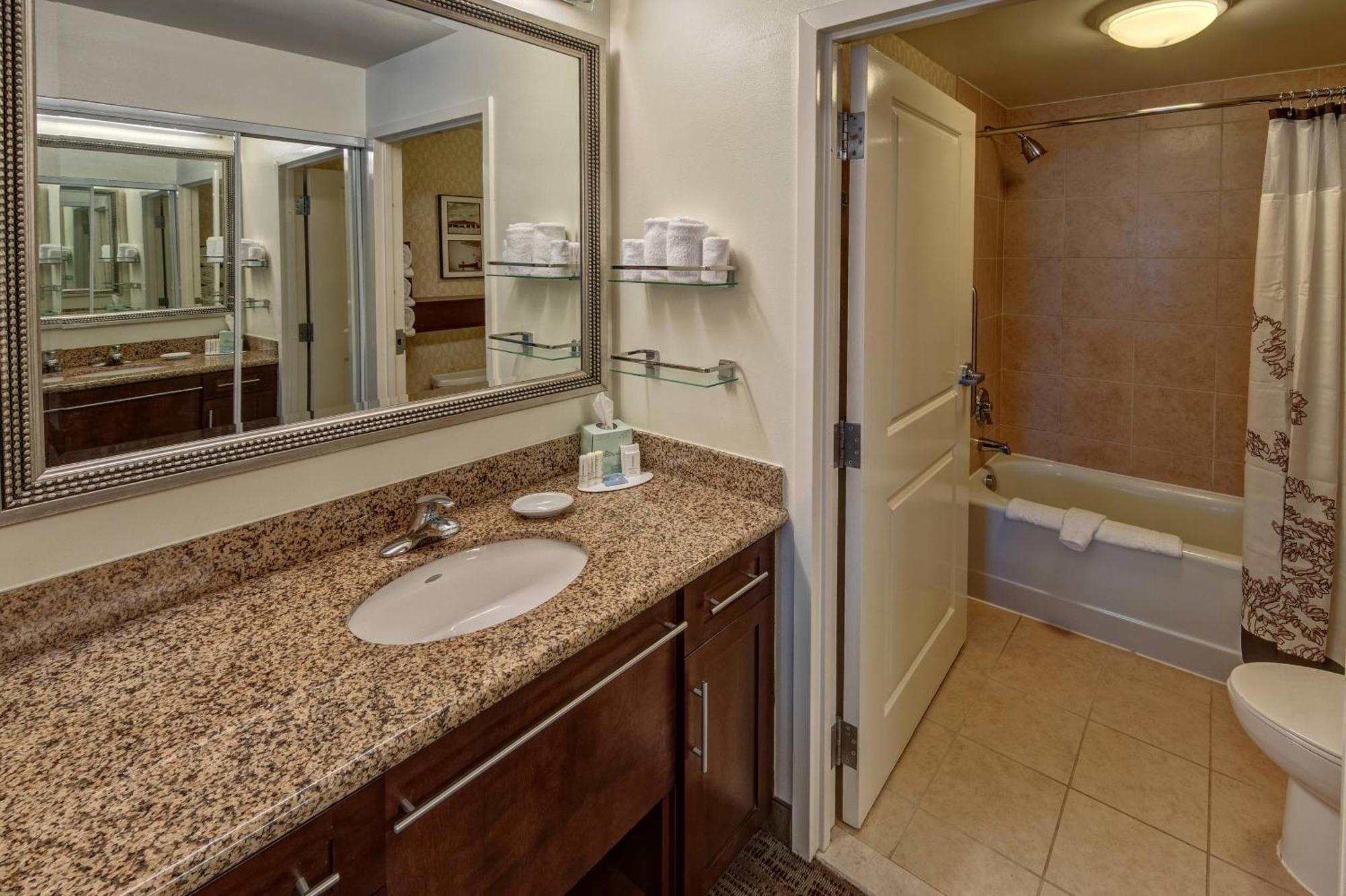 Hotel Downtown 3*