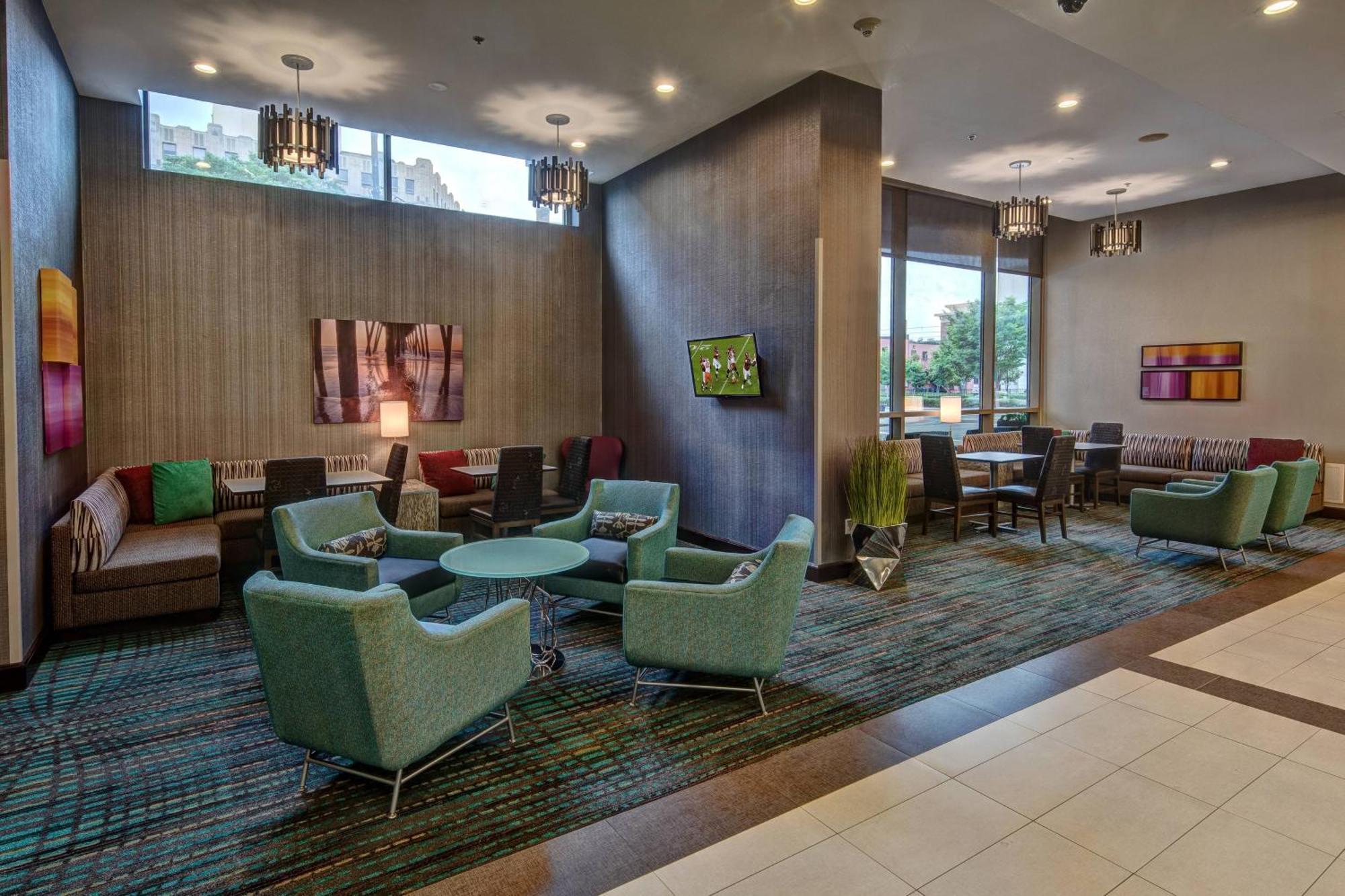 Downtown 3*