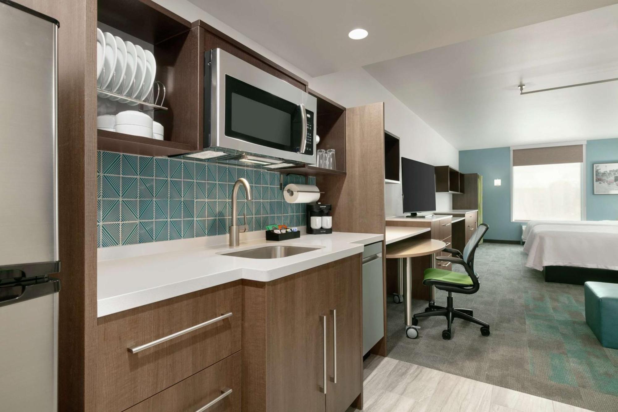 Home2 By Hilton Airport