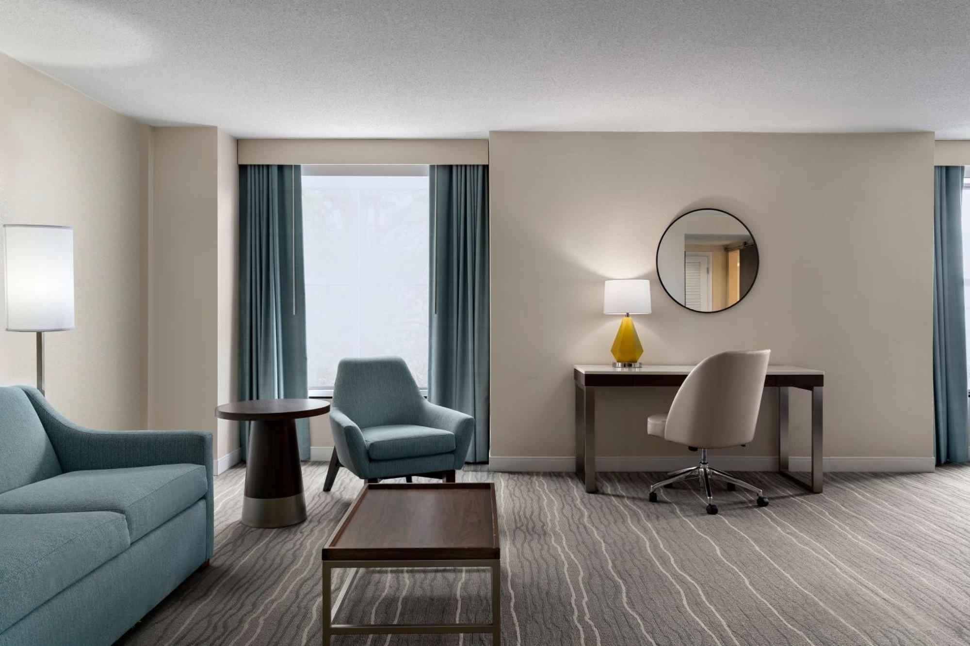 Doubletree By Hilton Airport 4*