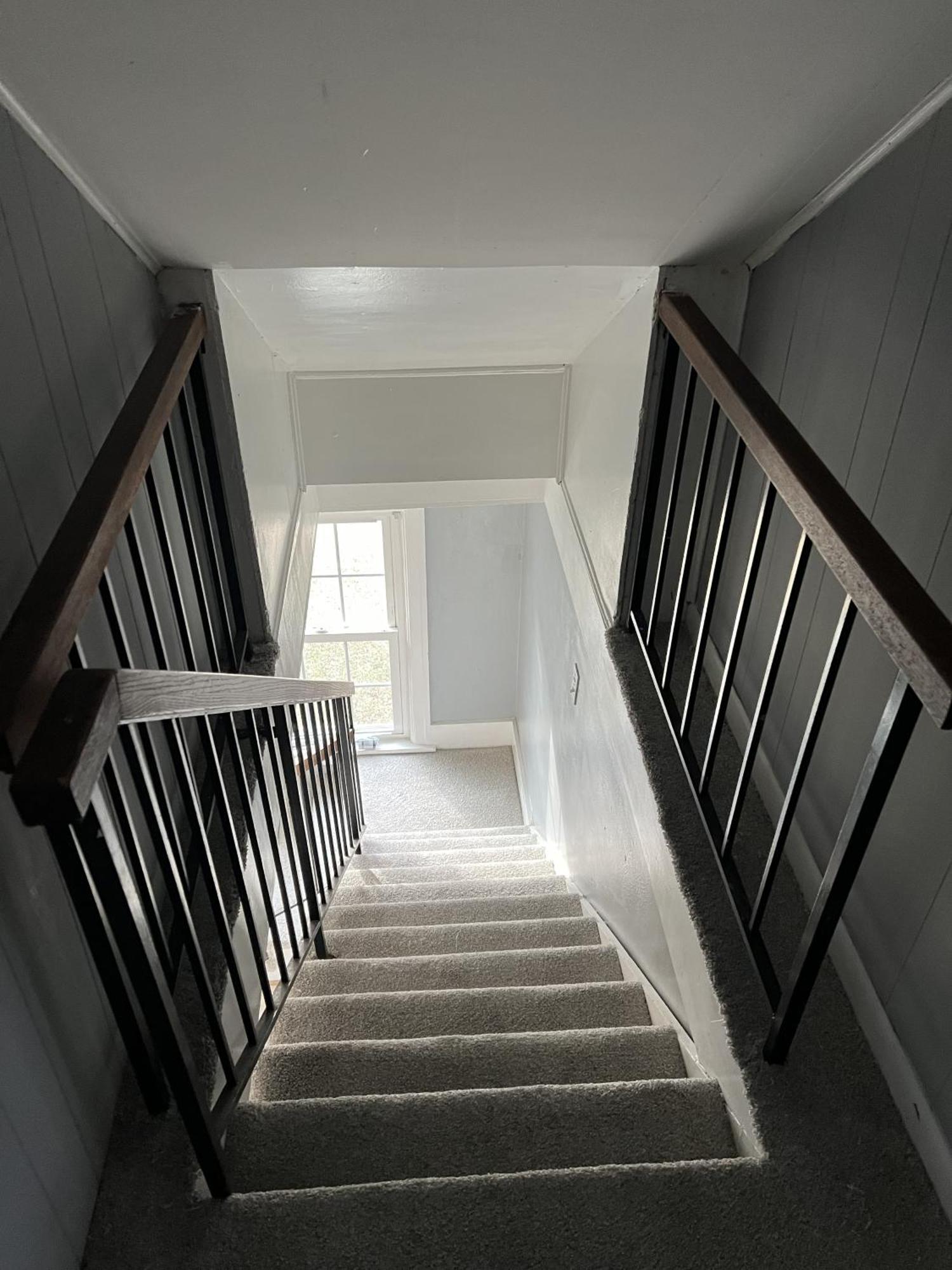 Holiday home Tri-level - 5 Bedroom 2 Ba - Extended Stays, Wi-fi *