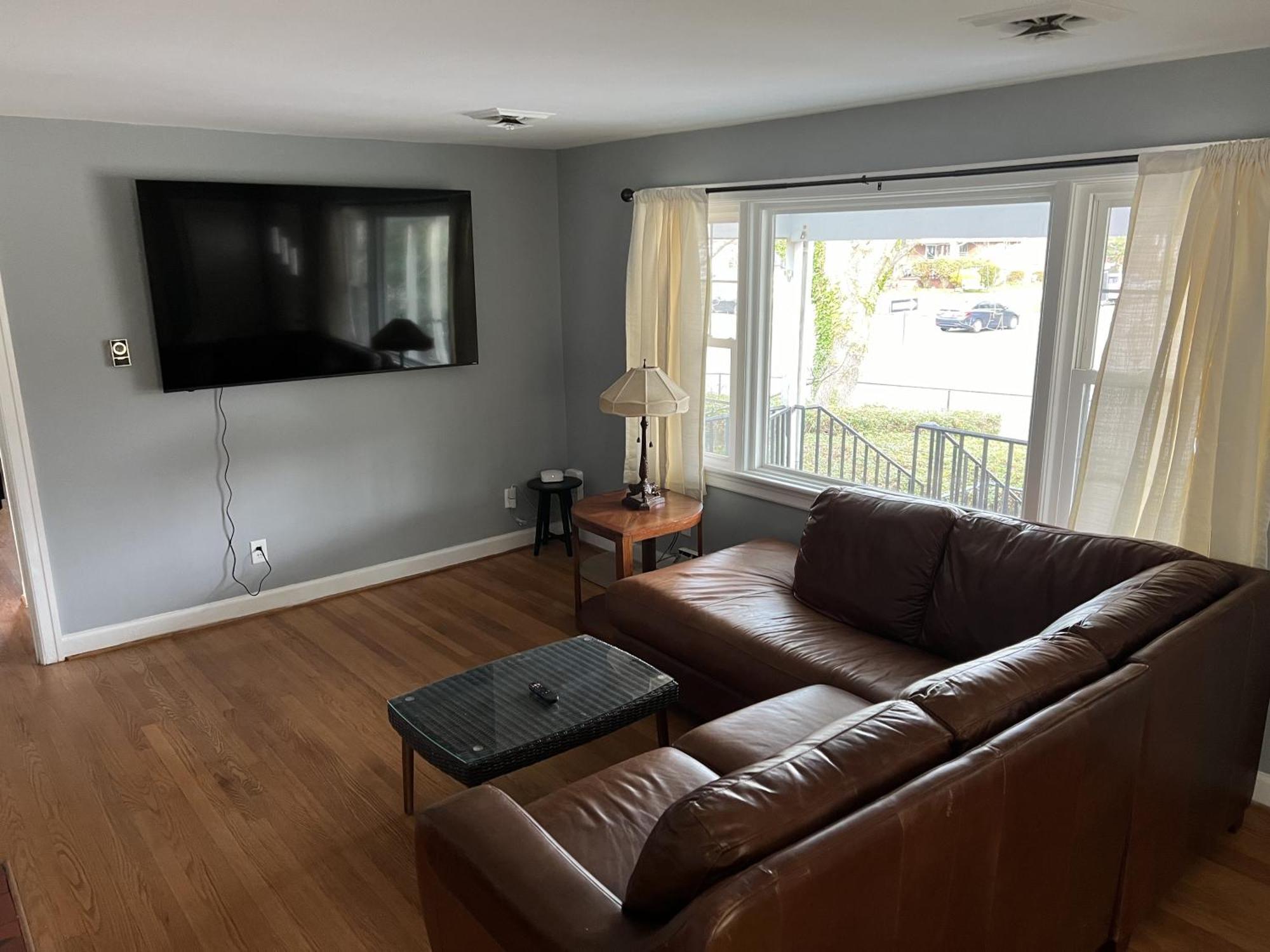 Tri-level - 5 Bedroom 2 Ba - Extended Stays, Wi-fi * Norfolk