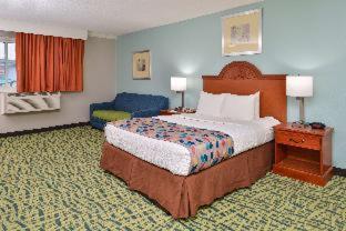 Western Sands & 3*