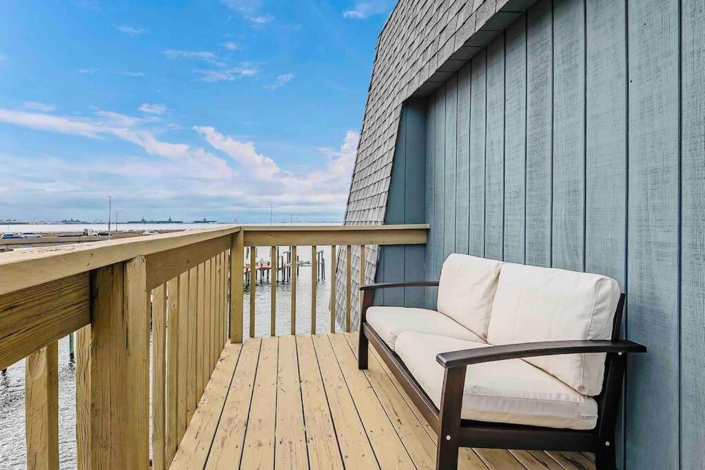 Serenity By The Sea Private Pets Welcome Holiday home *