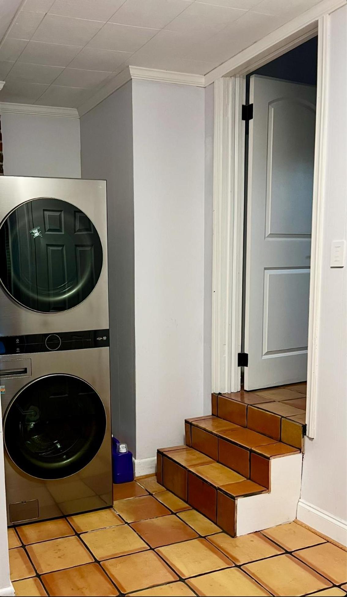 Apartment Tog Gun R&r