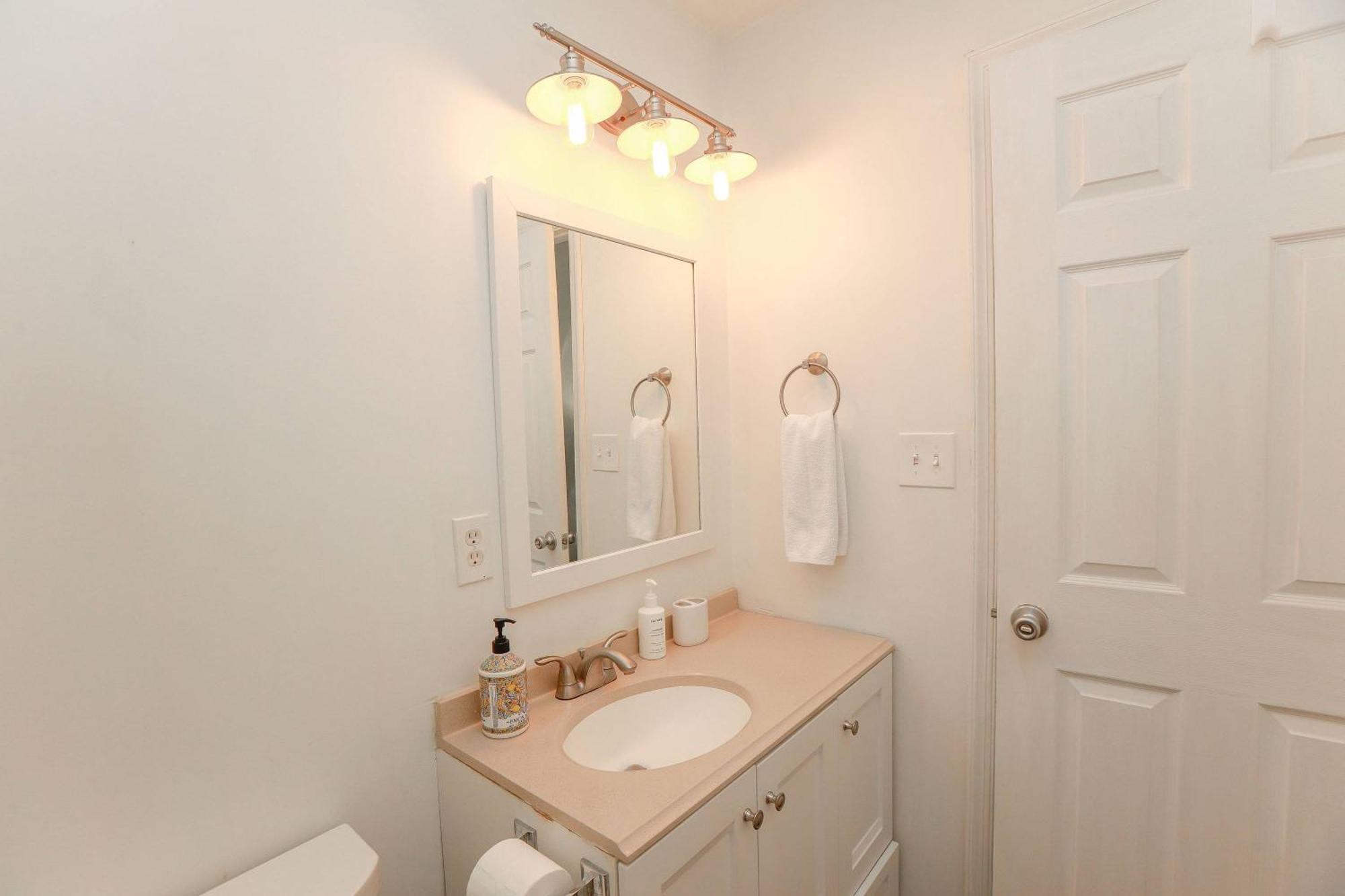 Apartment Sojourn Family Sleeps 6
