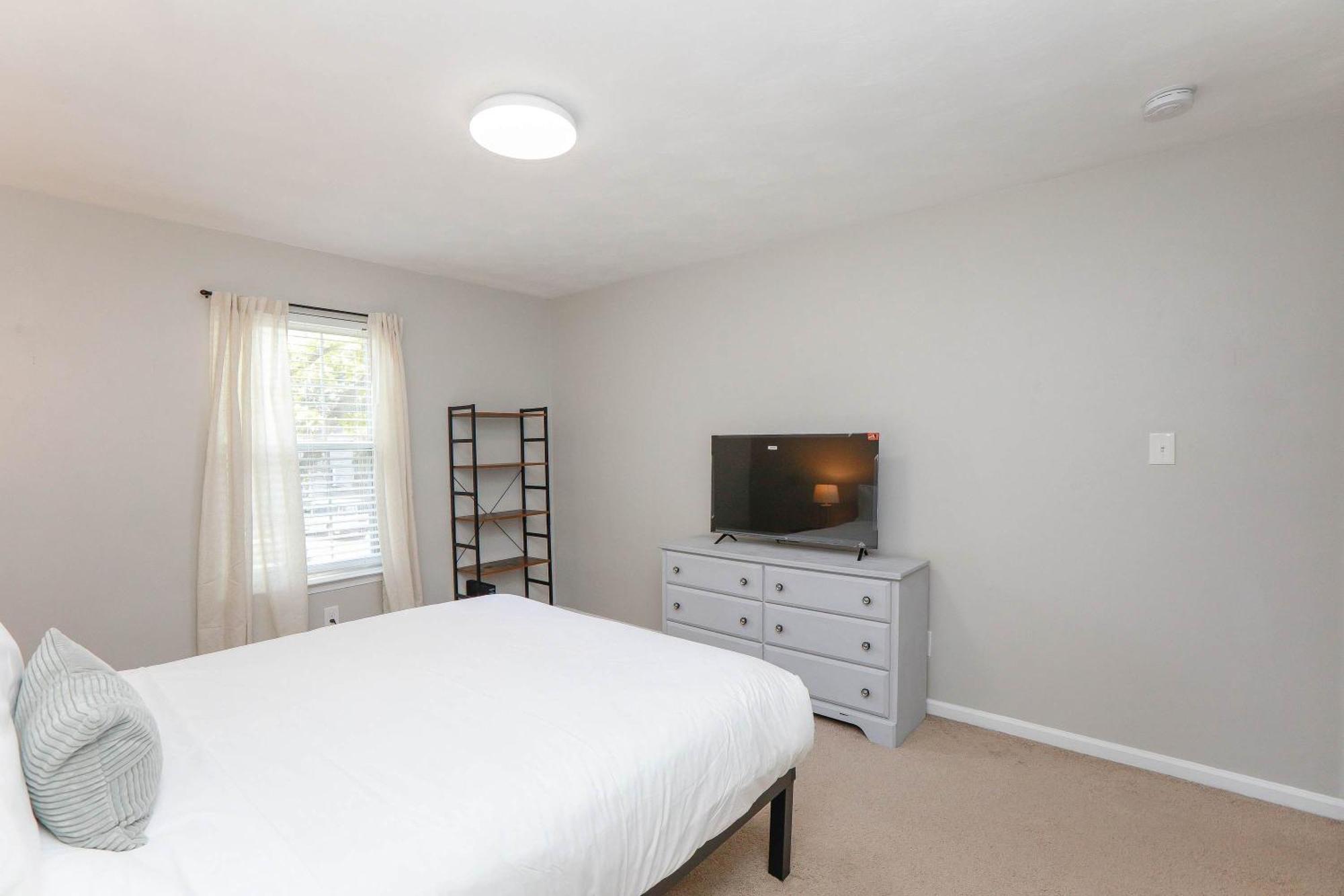 Sojourn Family Sleeps 6 Apartment *