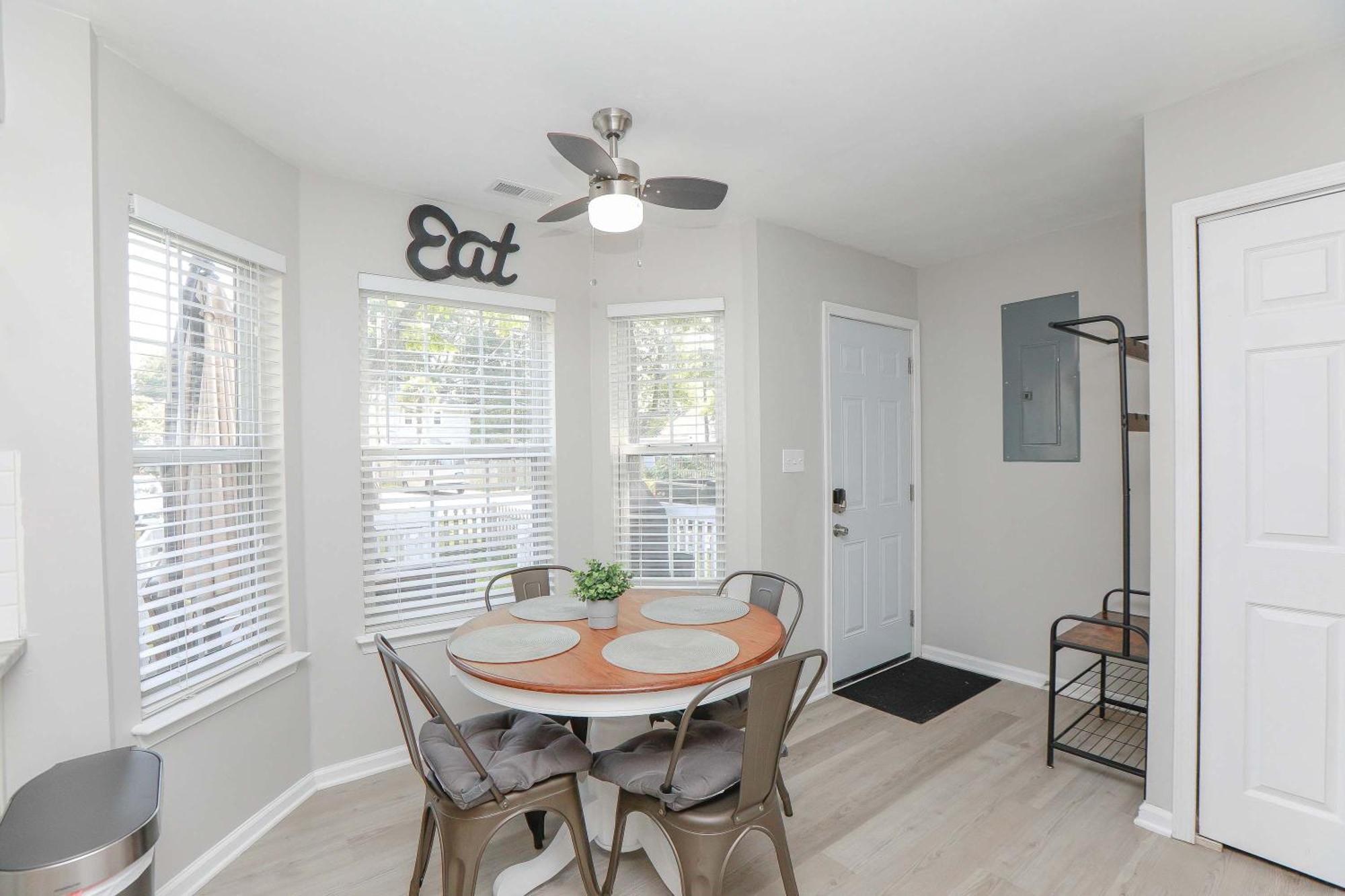 Apartment Sojourn Family Sleeps 6 Norfolk