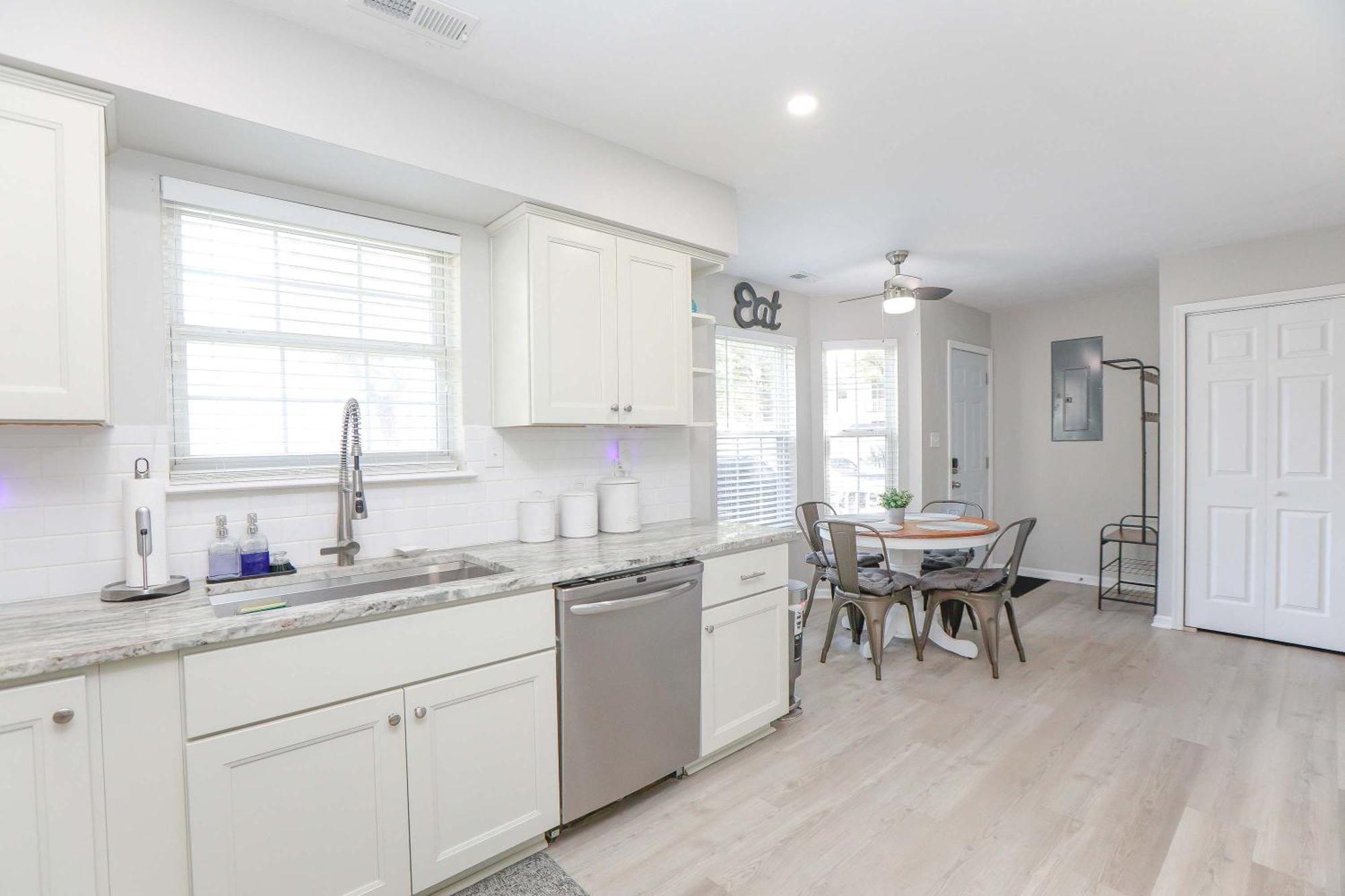 Sojourn Family Sleeps 6 Apartment