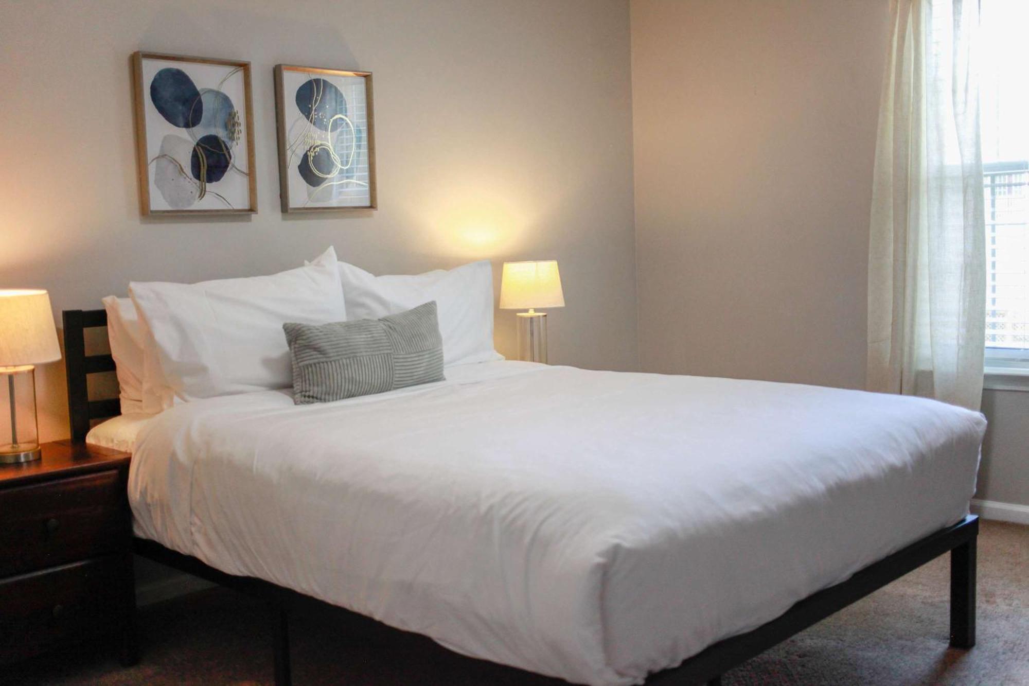 Apartment Sojourn Family Sleeps 6