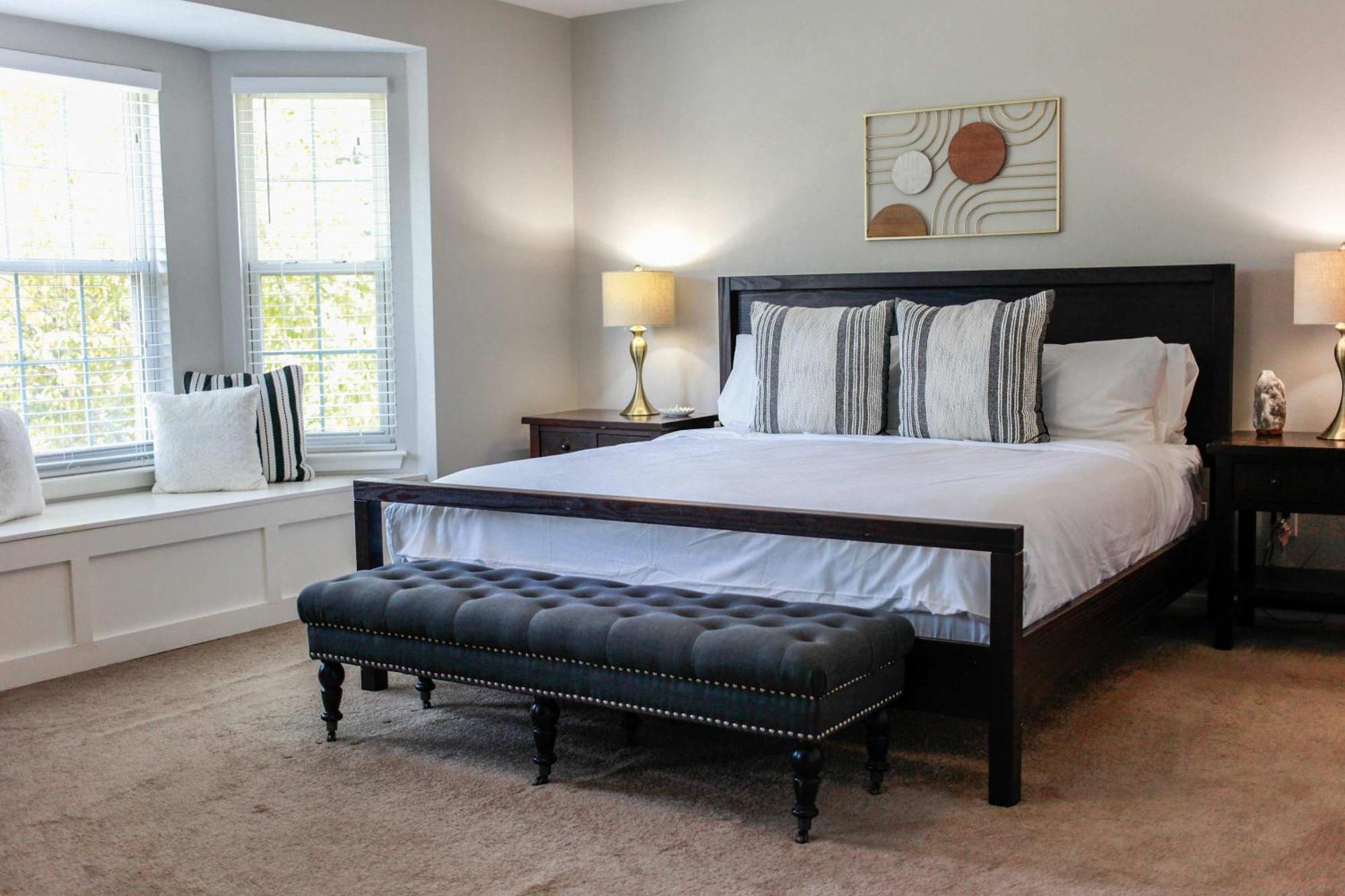 Apartment Sojourn Family Sleeps 6 *