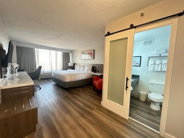 Hotel Wyndham Garden Downtown