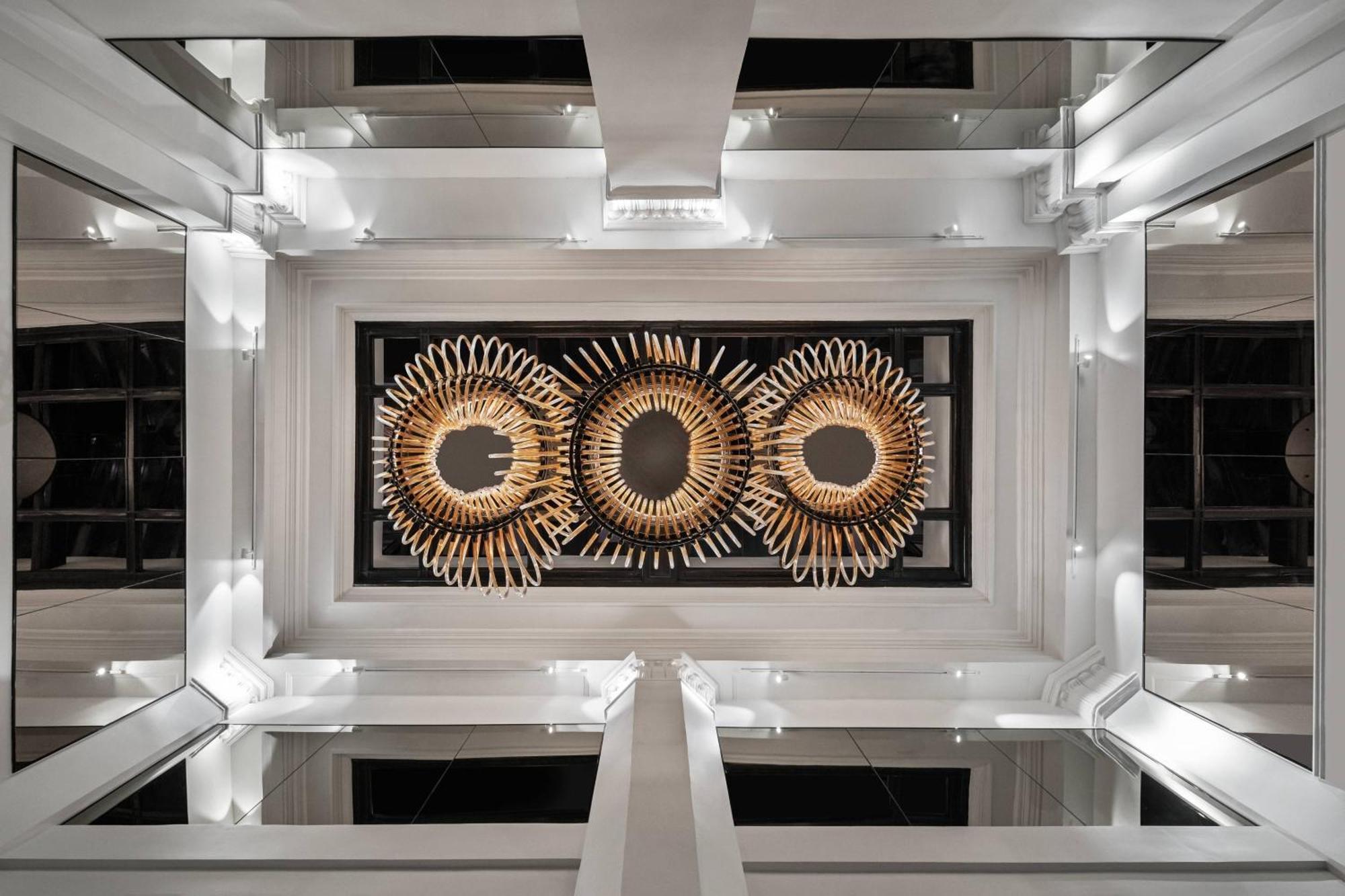 Glass Light & Gallery, Autograph Collection