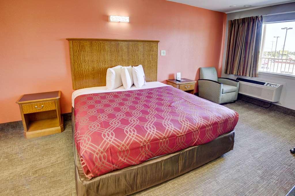 Econo Airport Hotel