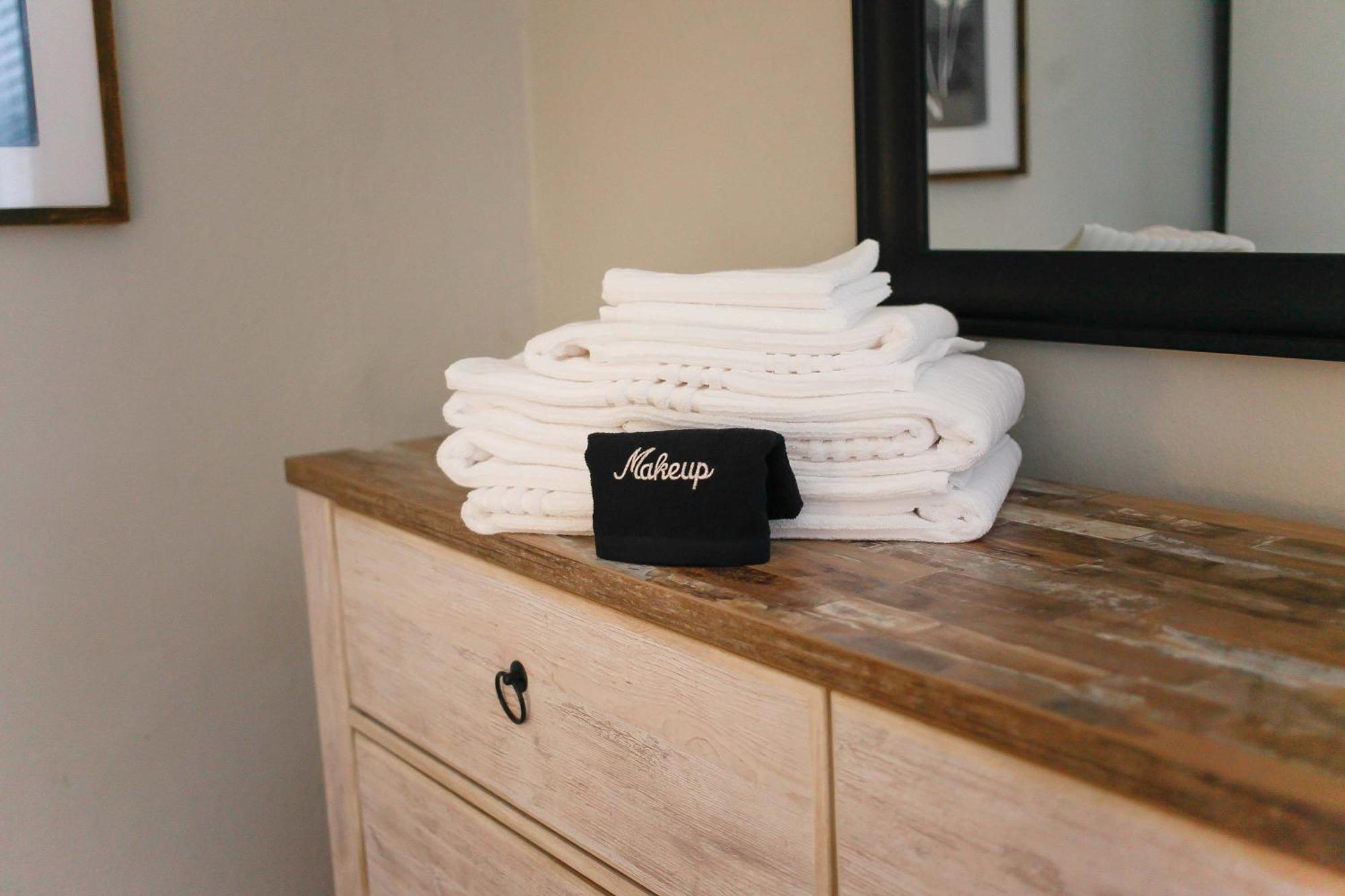Sojourn At Colley Manor Unit 2 Sleeps 4 Apartment