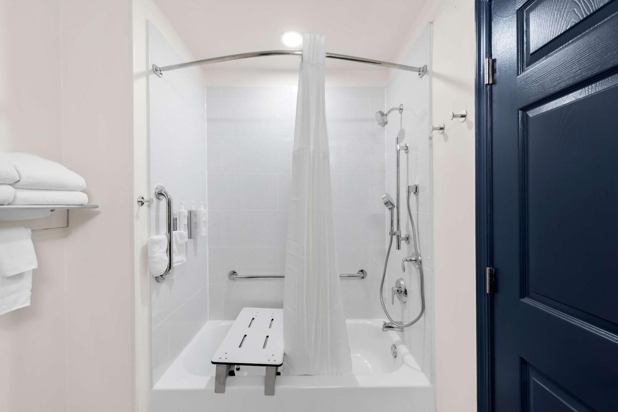 Spark By Hilton 3* Norfolk