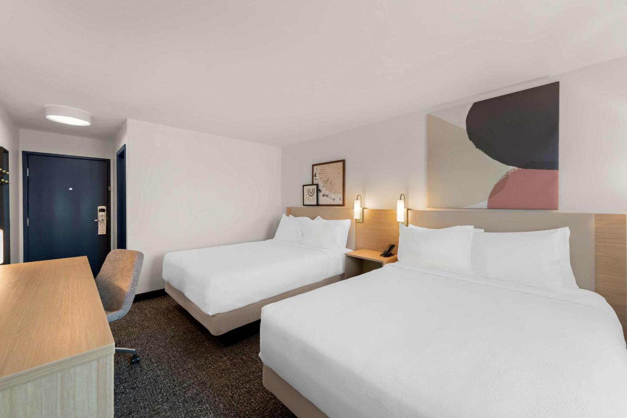Spark By Hilton Hotel 3*