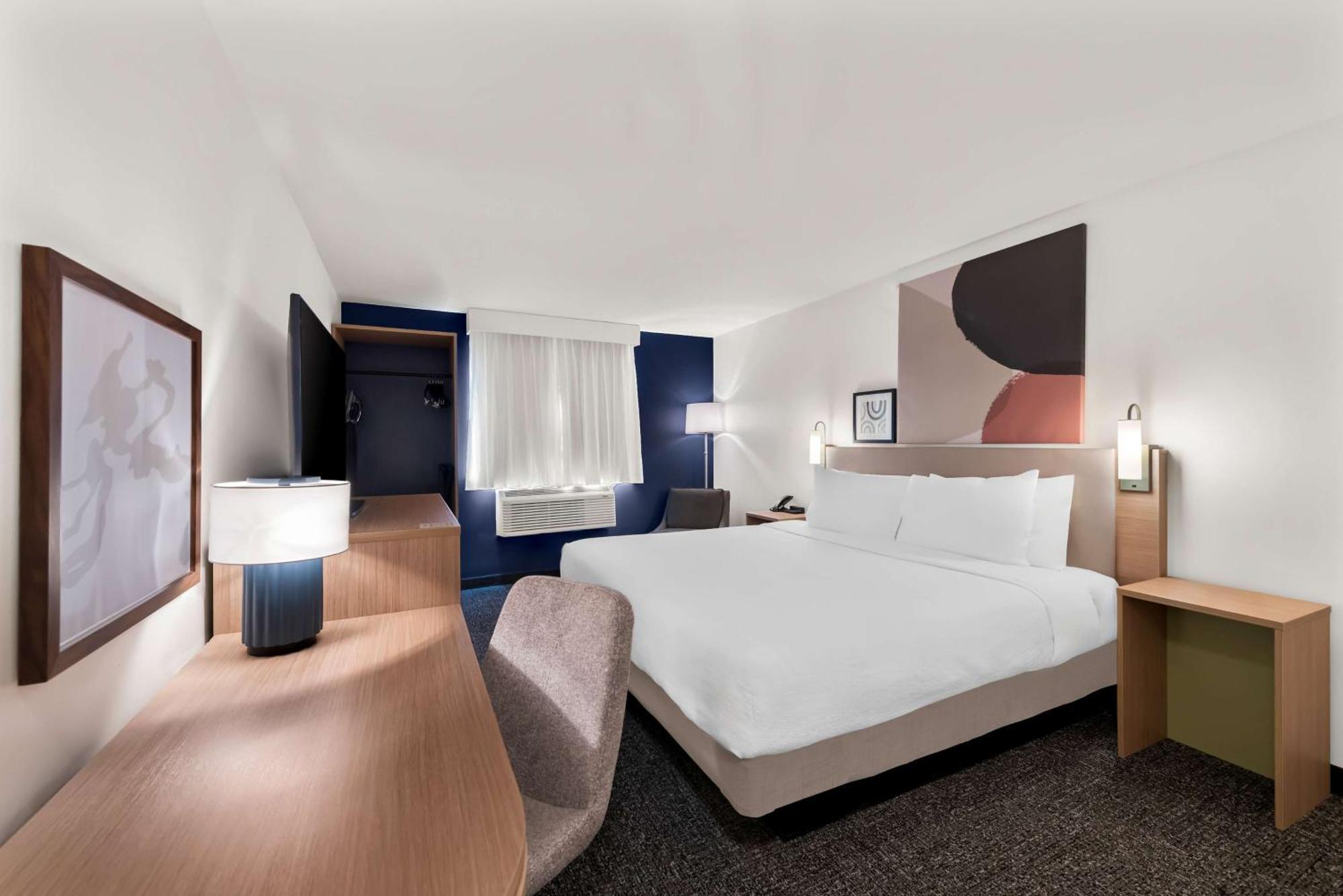 Spark By Hilton Hotel