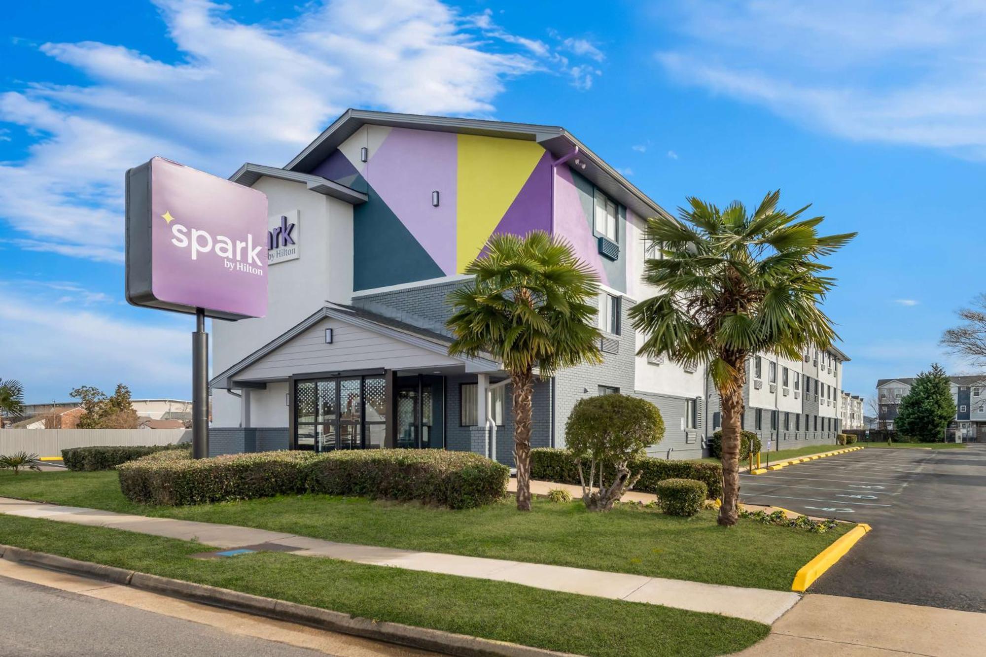Spark By Hilton Hotel 3*