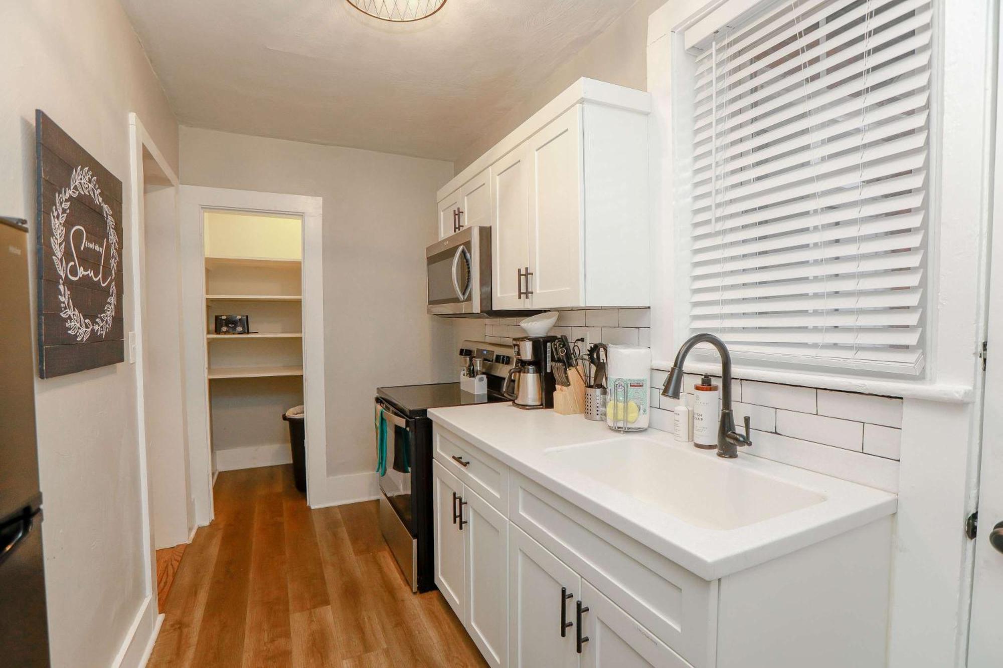 Apartment Sojourn At Colley Manor Unit 4