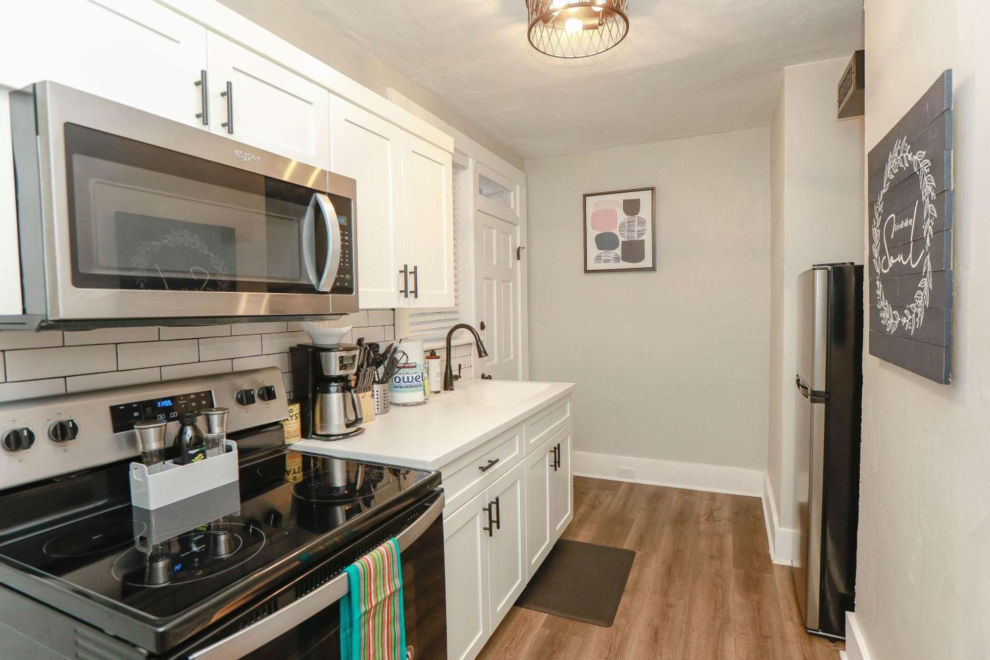 Sojourn At Colley Manor Unit 4 Apartment *