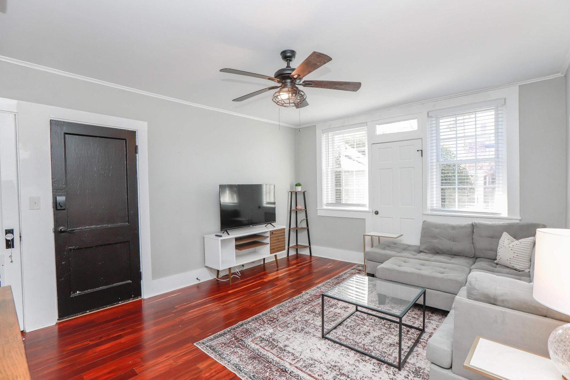 Sojourn At Colley Manor Apartment