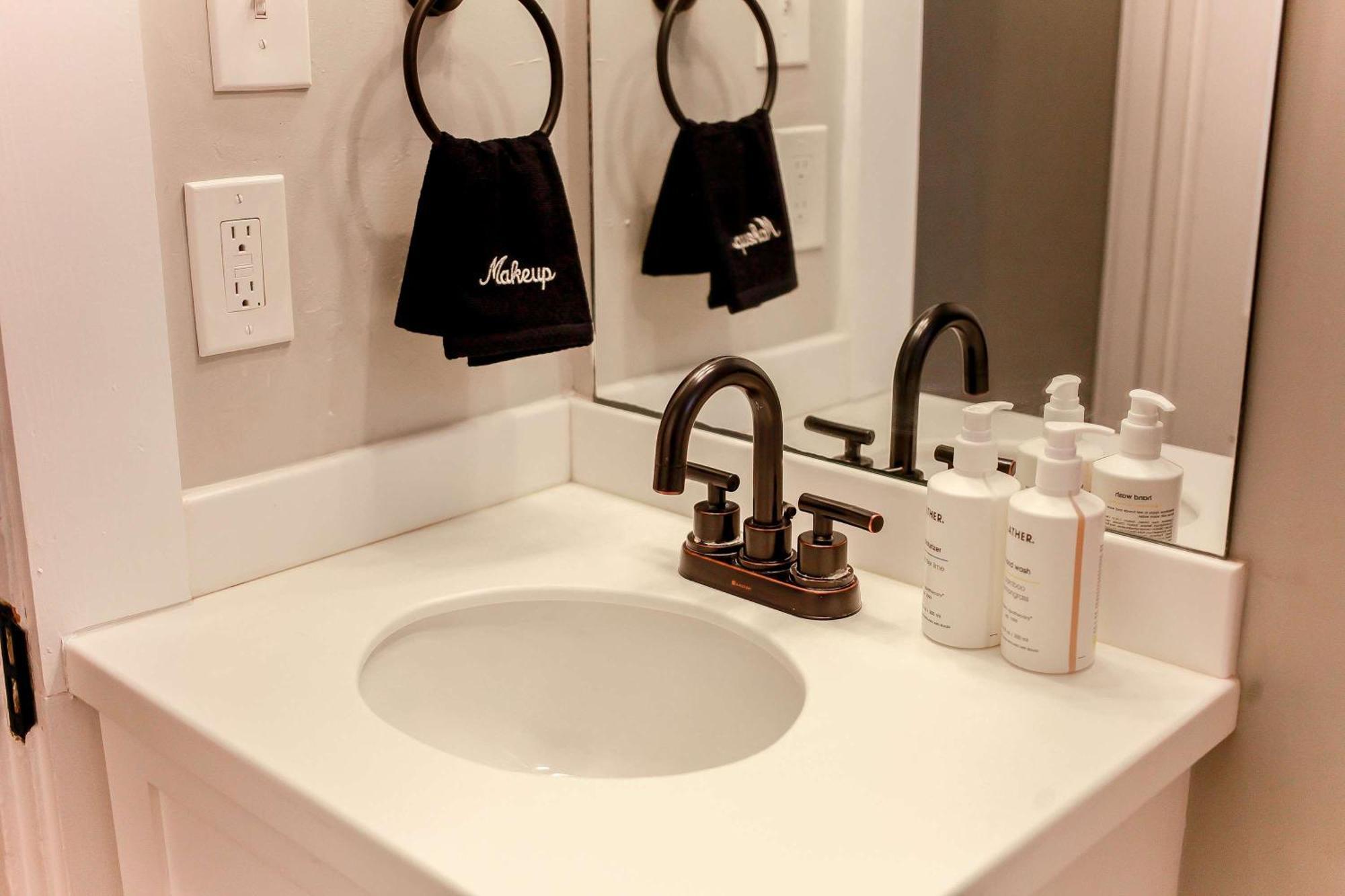 Apartment Sojourn At Colley Manor Unit 5 Sleeps 4