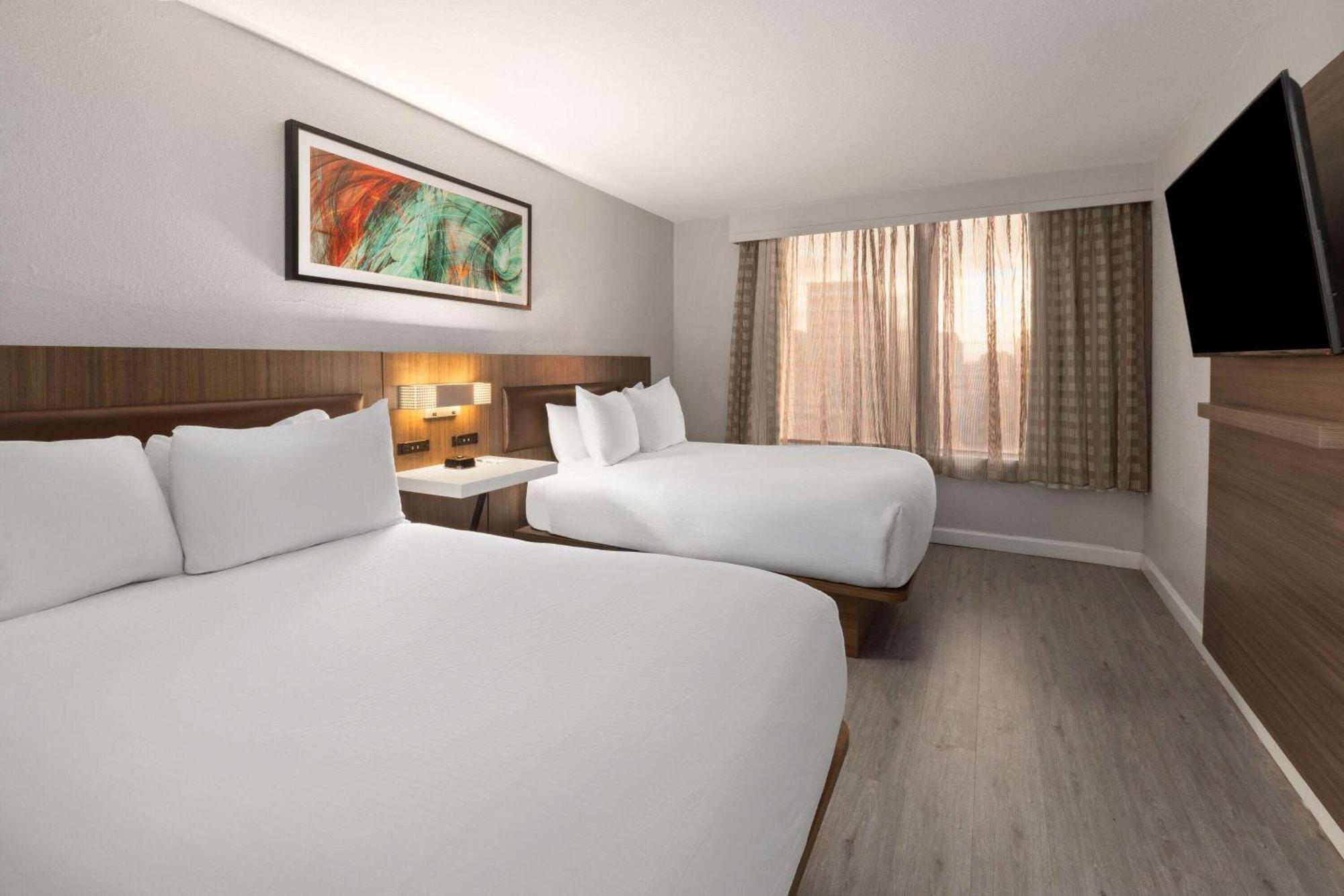 Hotel Wyndham Garden Downtown 3*