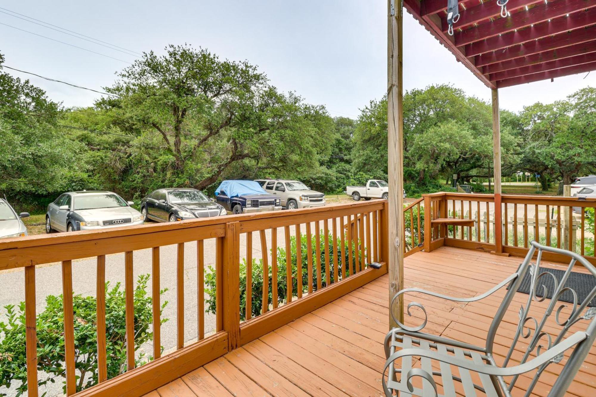 Stroll To Shore Quaint With Deck In *