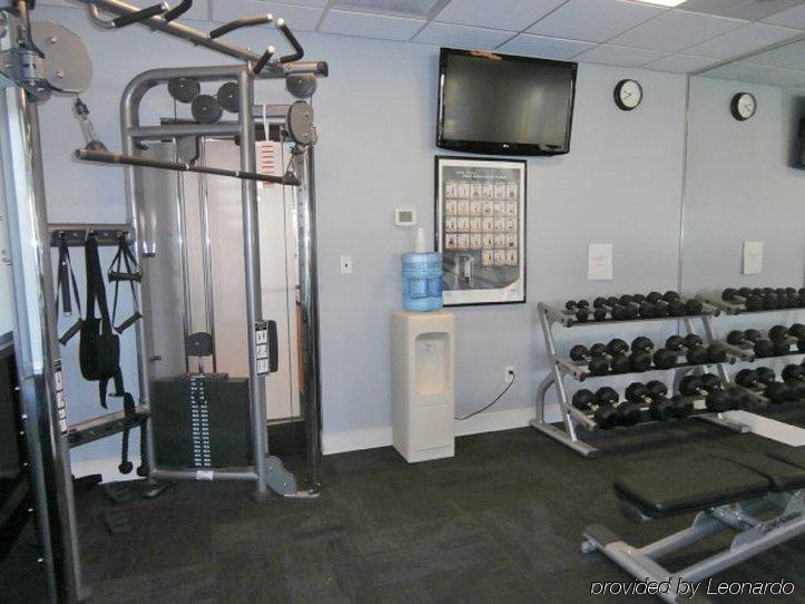 Econo Naval Station Hotel 2*