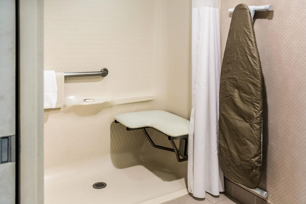Hotel Quality Wright - Airport 3*
