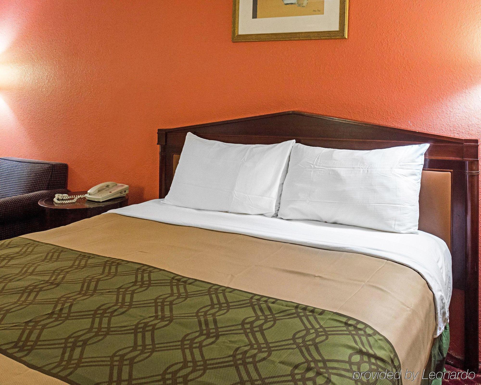 Lodge Econo At Military Circle Norfolk