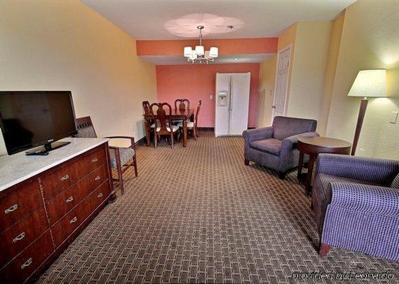 Lodge Econo At Military Circle *