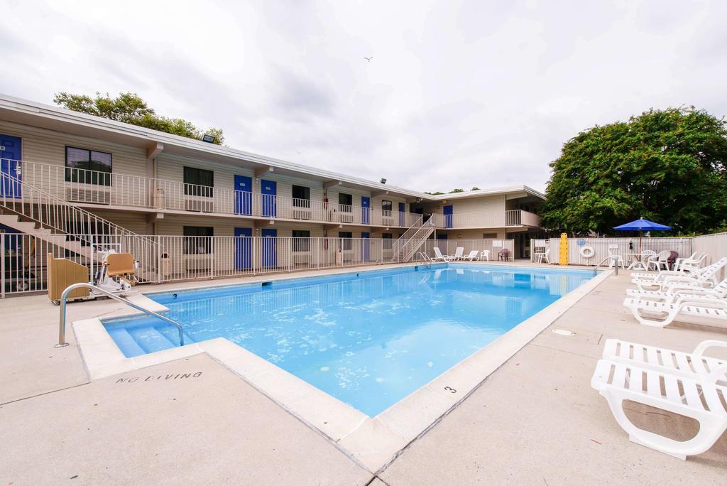 Hotel 6-norfolk, Va