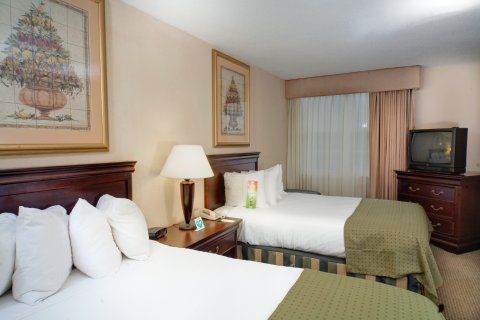 Hotel Delta By Marriott Airport