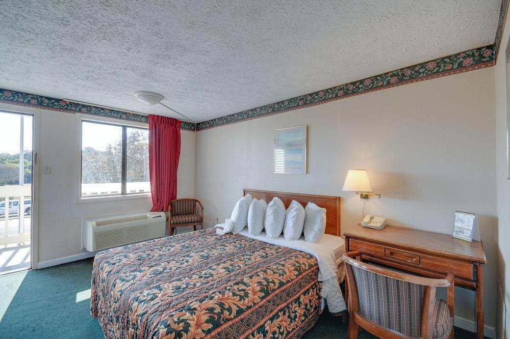 Hotel Budget Inn-norfolk, Va - Oceanview