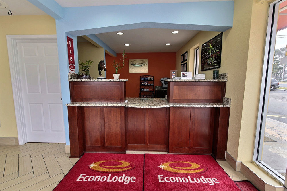 Econo At Military Circle Norfolk