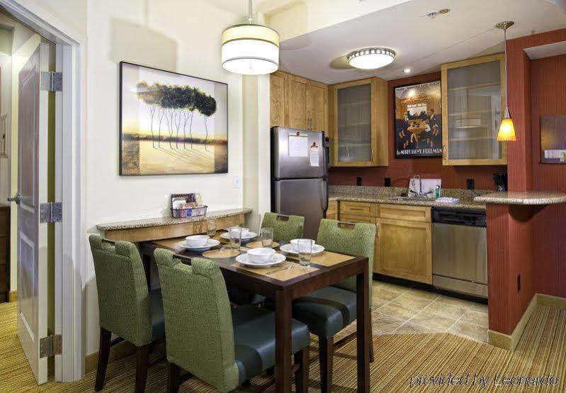 Hotel Downtown 3*