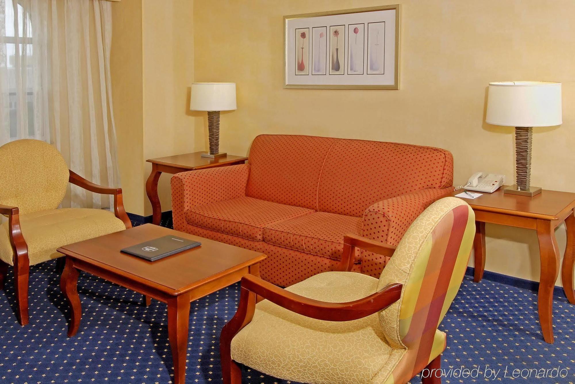 Courtyard By Marriott Downtown Hotel 3*