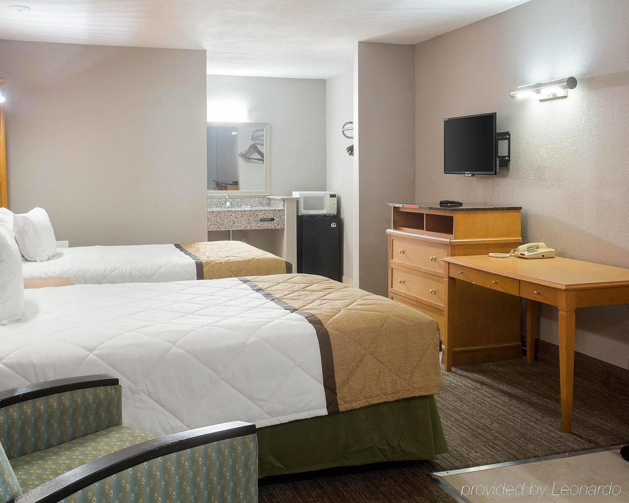 Hotel Econo Airport