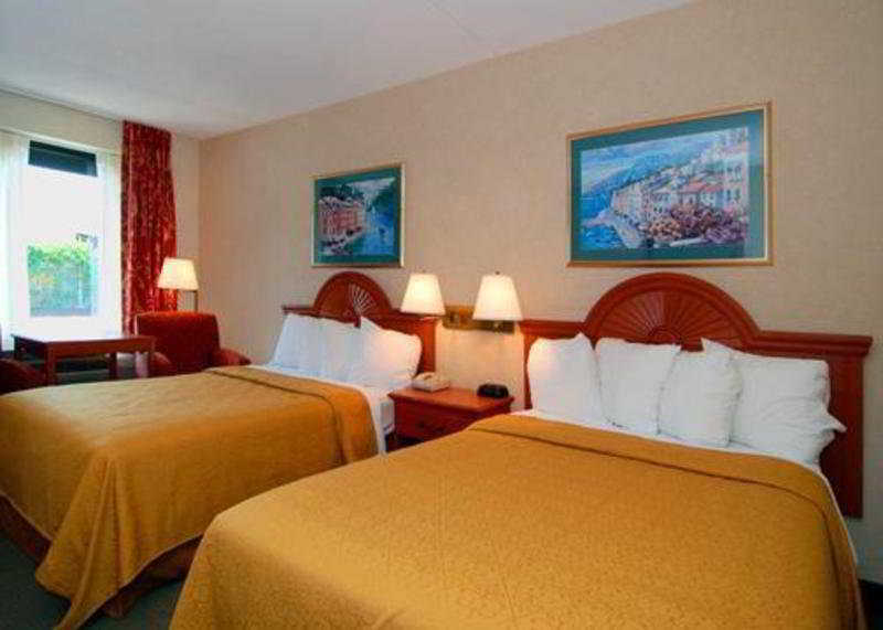 Econo Naval Station Hotel