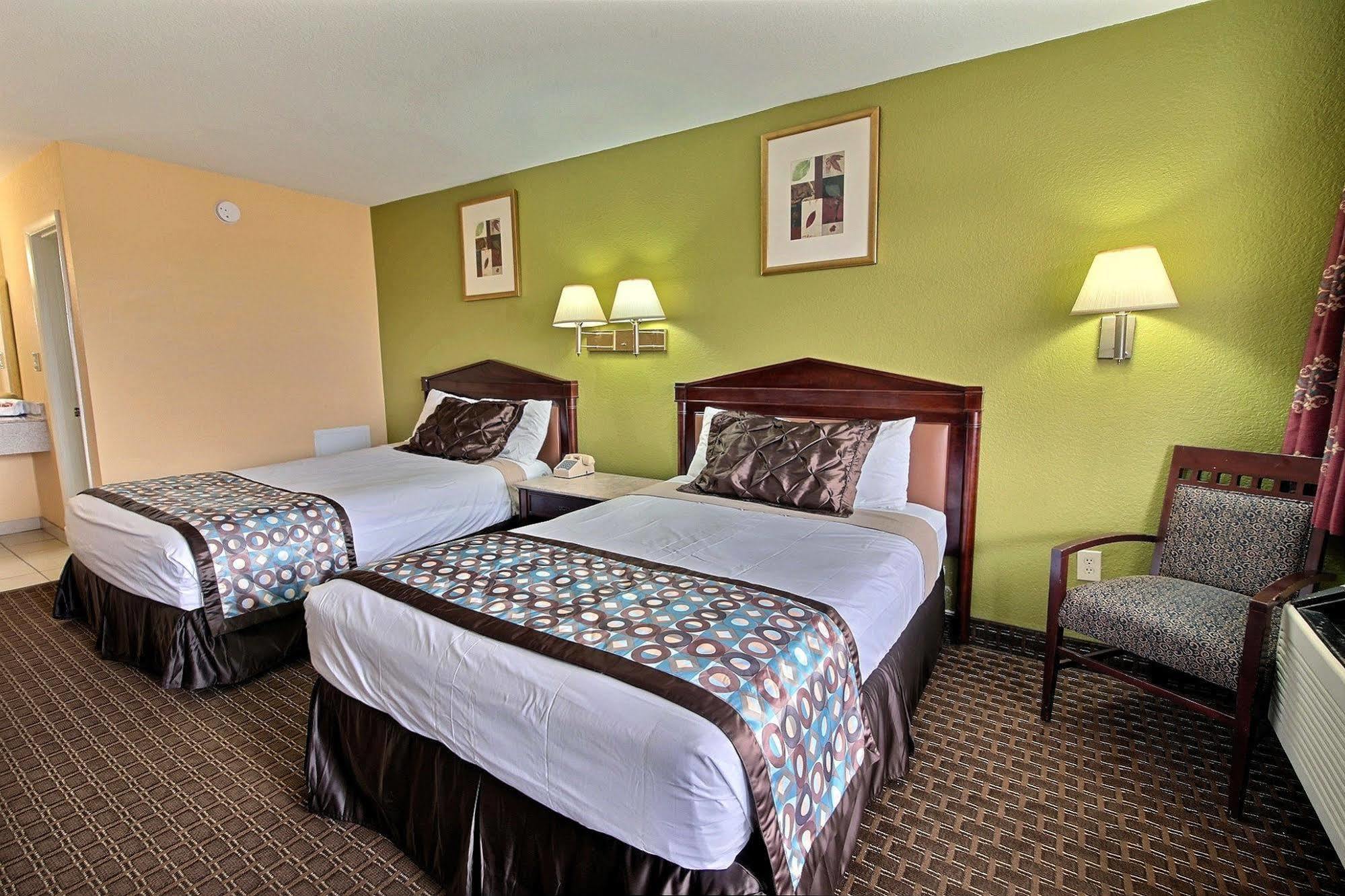 Lodge Econo At Military Circle Norfolk