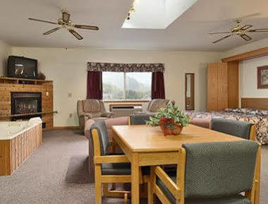 Motel Days By Wyndham Airport